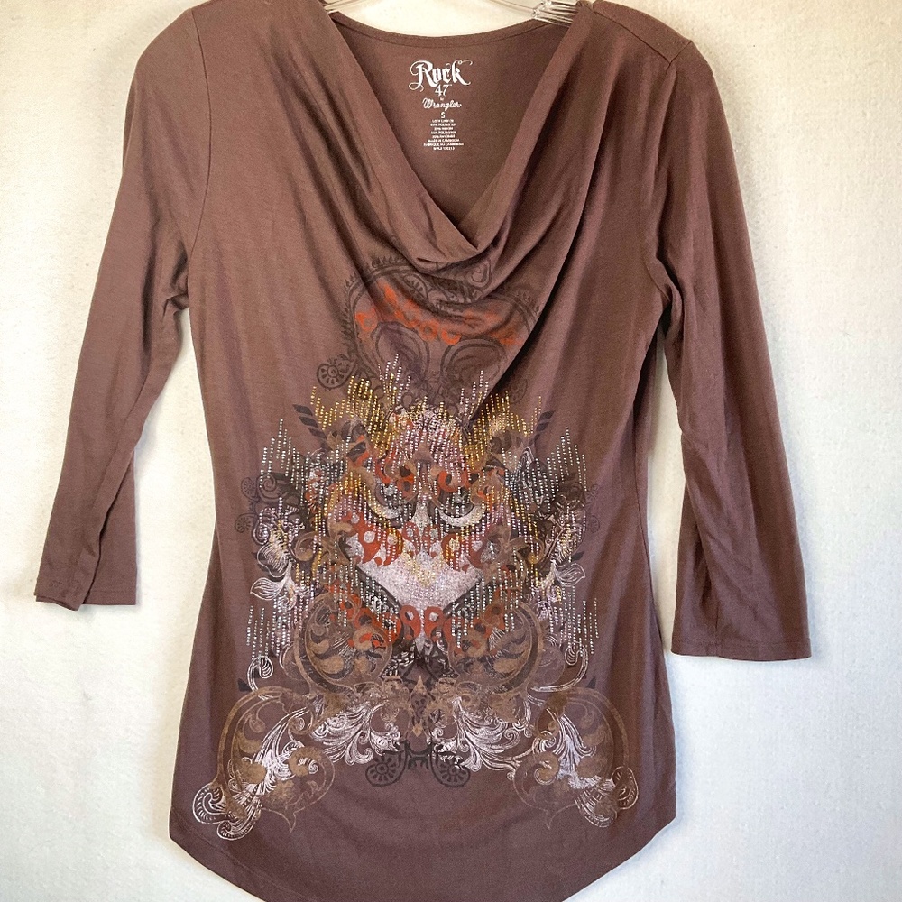 Wrangler Rock 47 Womens Western style round hem metallic stud graphic shirt Lrge